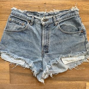 Vintage Levi’s shorts. Style 560, size 32.